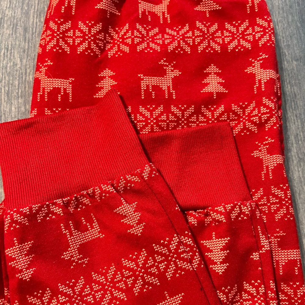 2/$25  2 Pair Bed Lounge Festive Holiday Cropped Leggings Women’s Size Medium